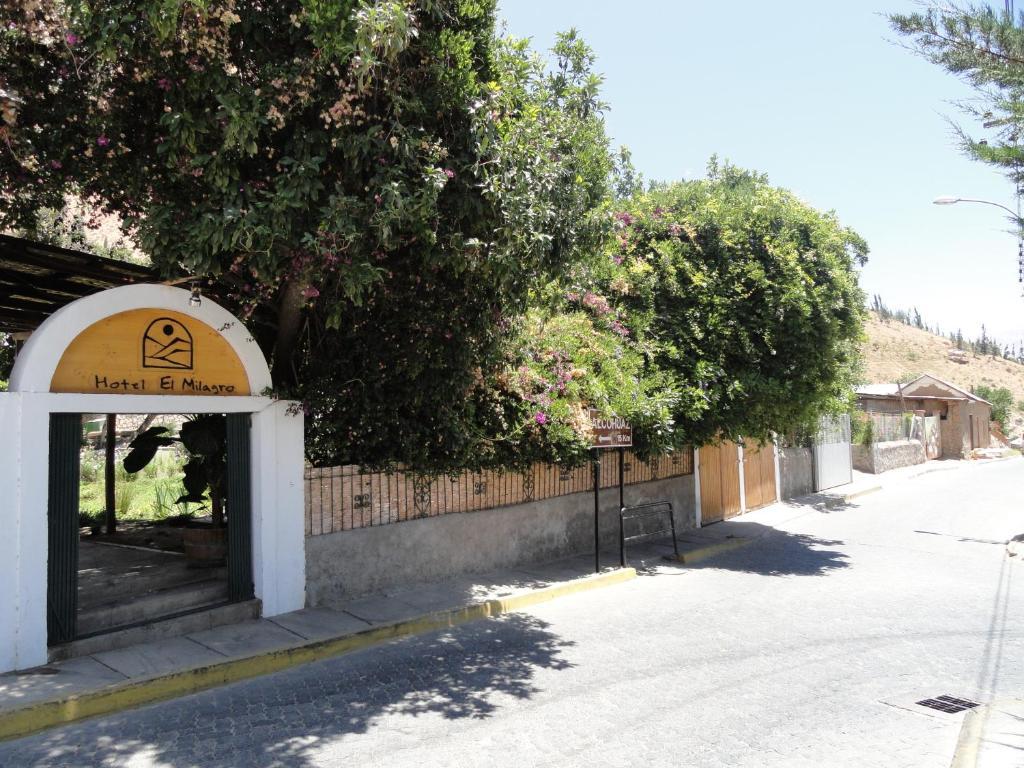 Hotel El Milagro Pisco Elqui Exterior photo